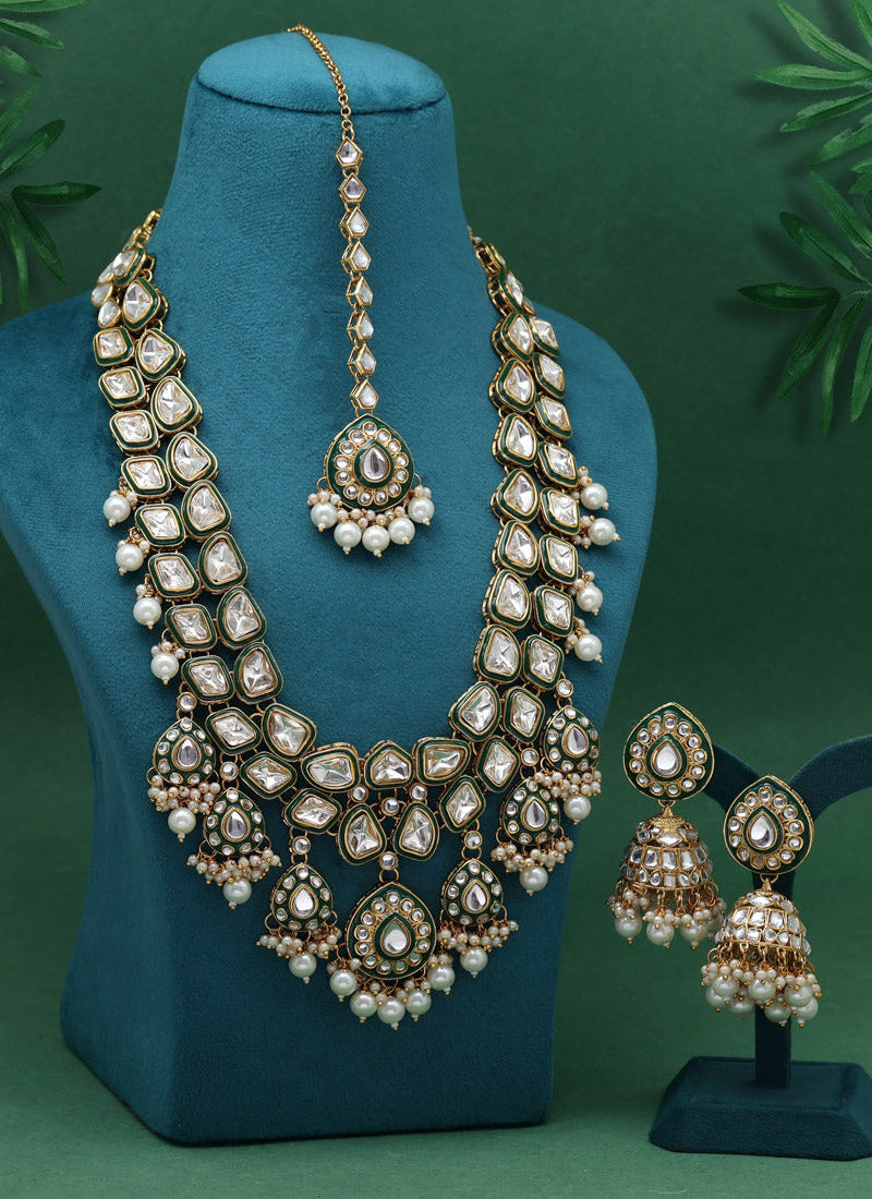 White Wedding Wear Kundan Beauty Necklace Set