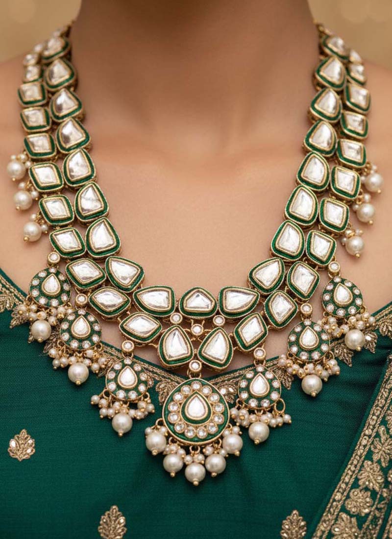 White Wedding Wear Kundan Beauty Necklace Set